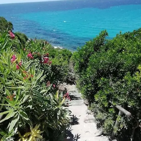 Fronte Mare Con Accesso Privato Al Mare شقة