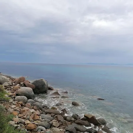 Fronte Mare Con Accesso Privato Al Mare شقة